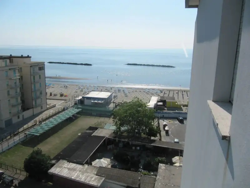 Affittasi bel bilocale completamente ristrutturato con splendida vista mare