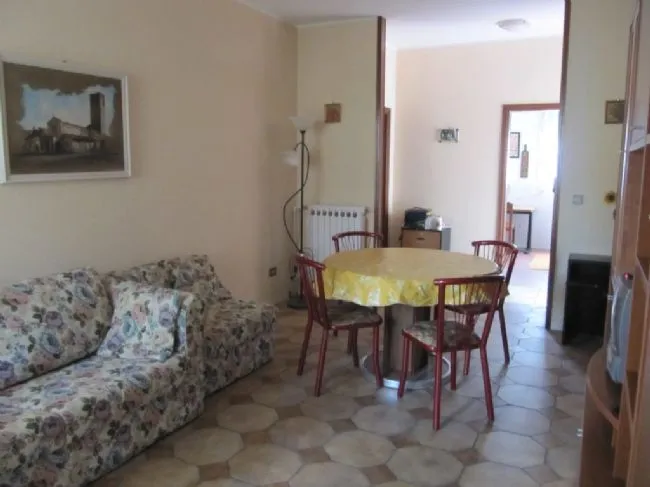 Affittasi ampio appartamento in ottima posizione